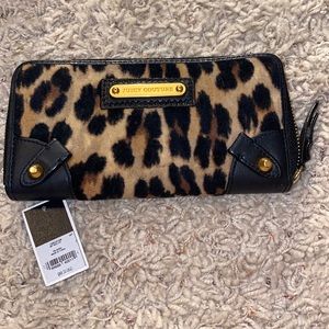 Juicy Couture Zip wallet